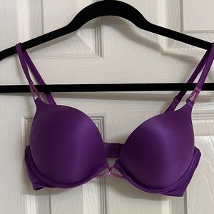 Victoria’s Secret bra size 34B,good condition pre-owned.